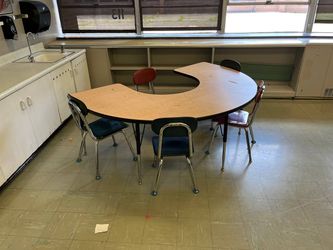 Horseshoe table