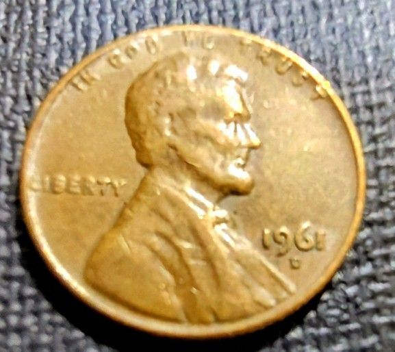 1961-D Lincoln Memorial Penny 1-Cent In Very Good Circulated Condition.