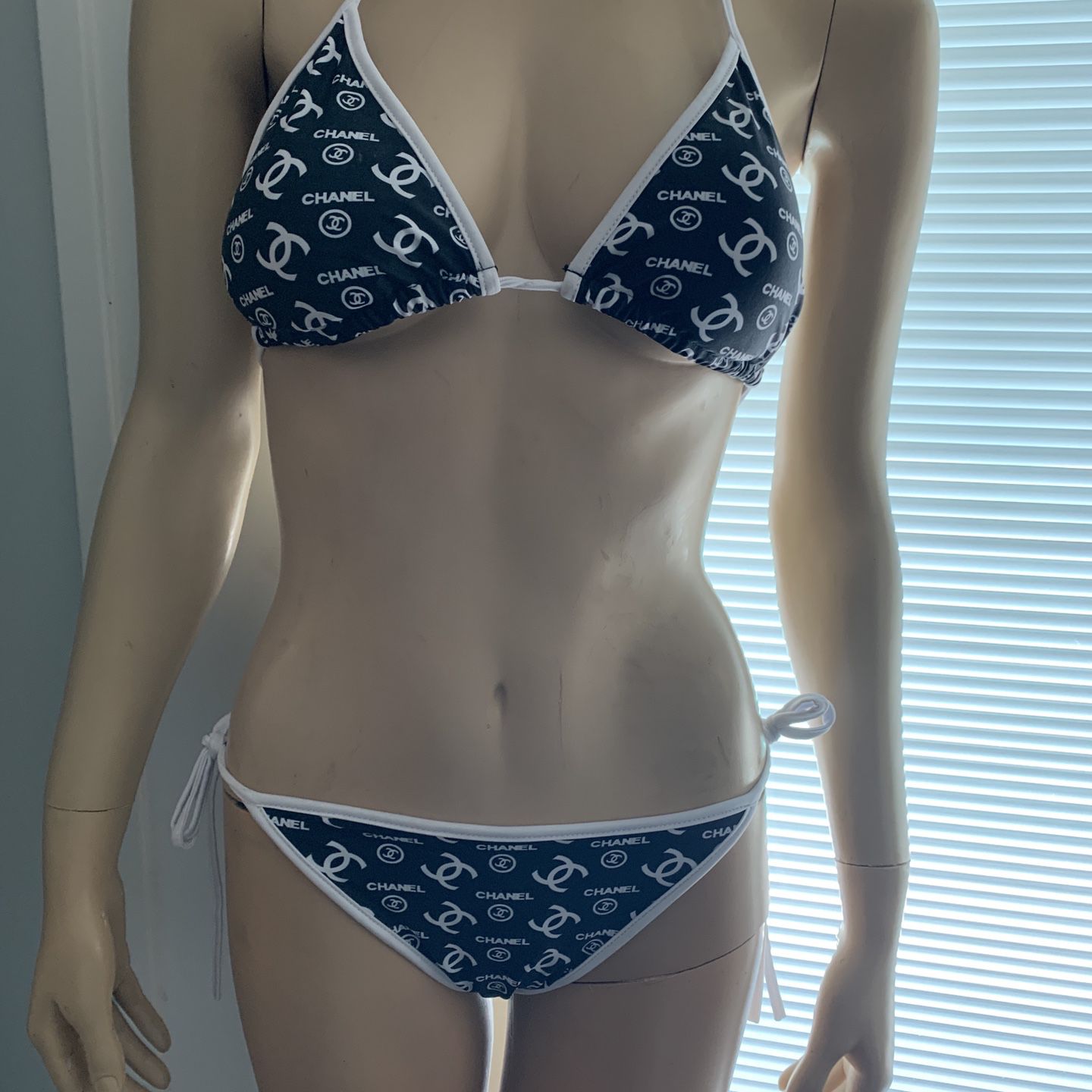Women’s Designer 2 Piece Swimsuit Sz S-M