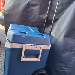 Large Rolling Igloo Cooler