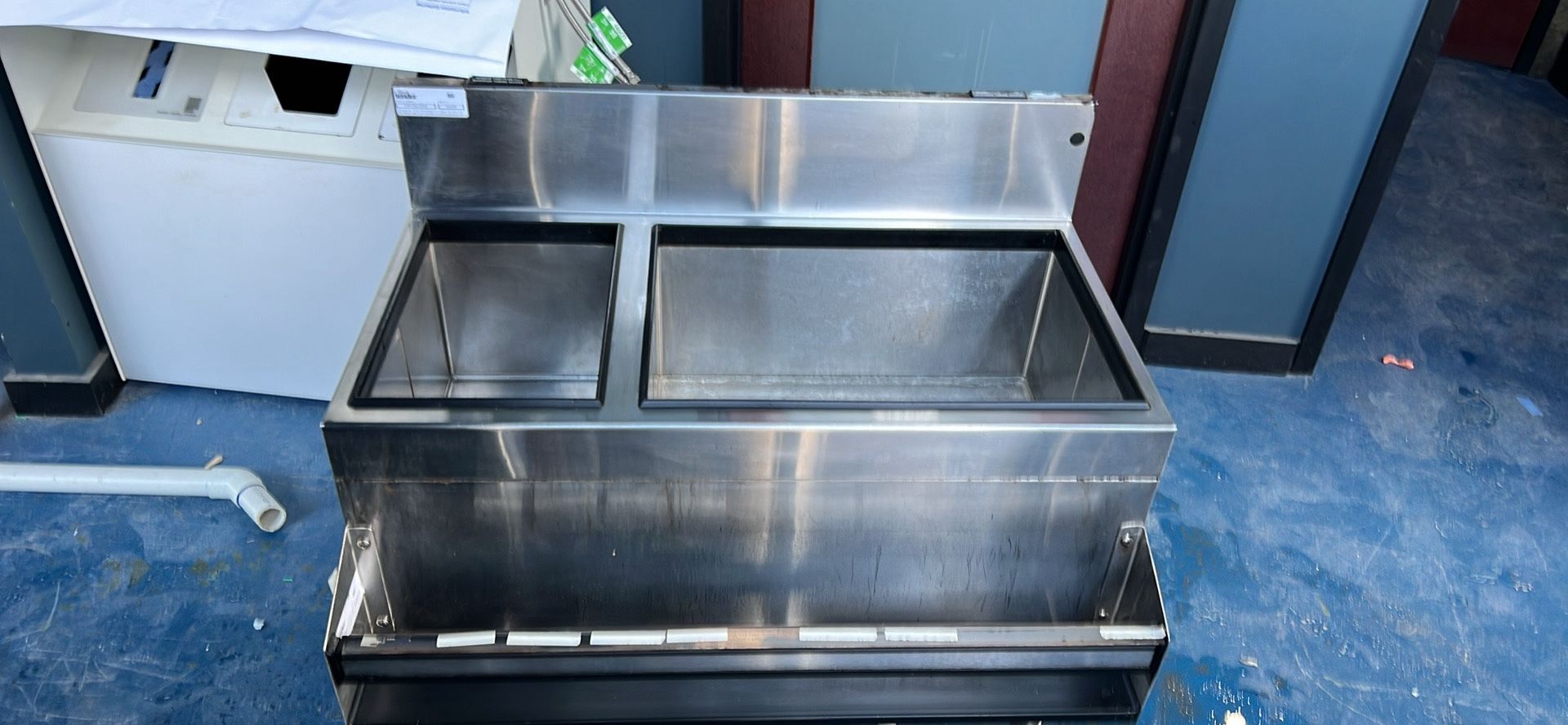 Underbar Ice Bin/Cocktail Unit With Bottle Well Storage 36"W X 19"D