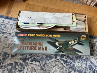PILOT RC SUPERMARINE SPITFIRE MK II