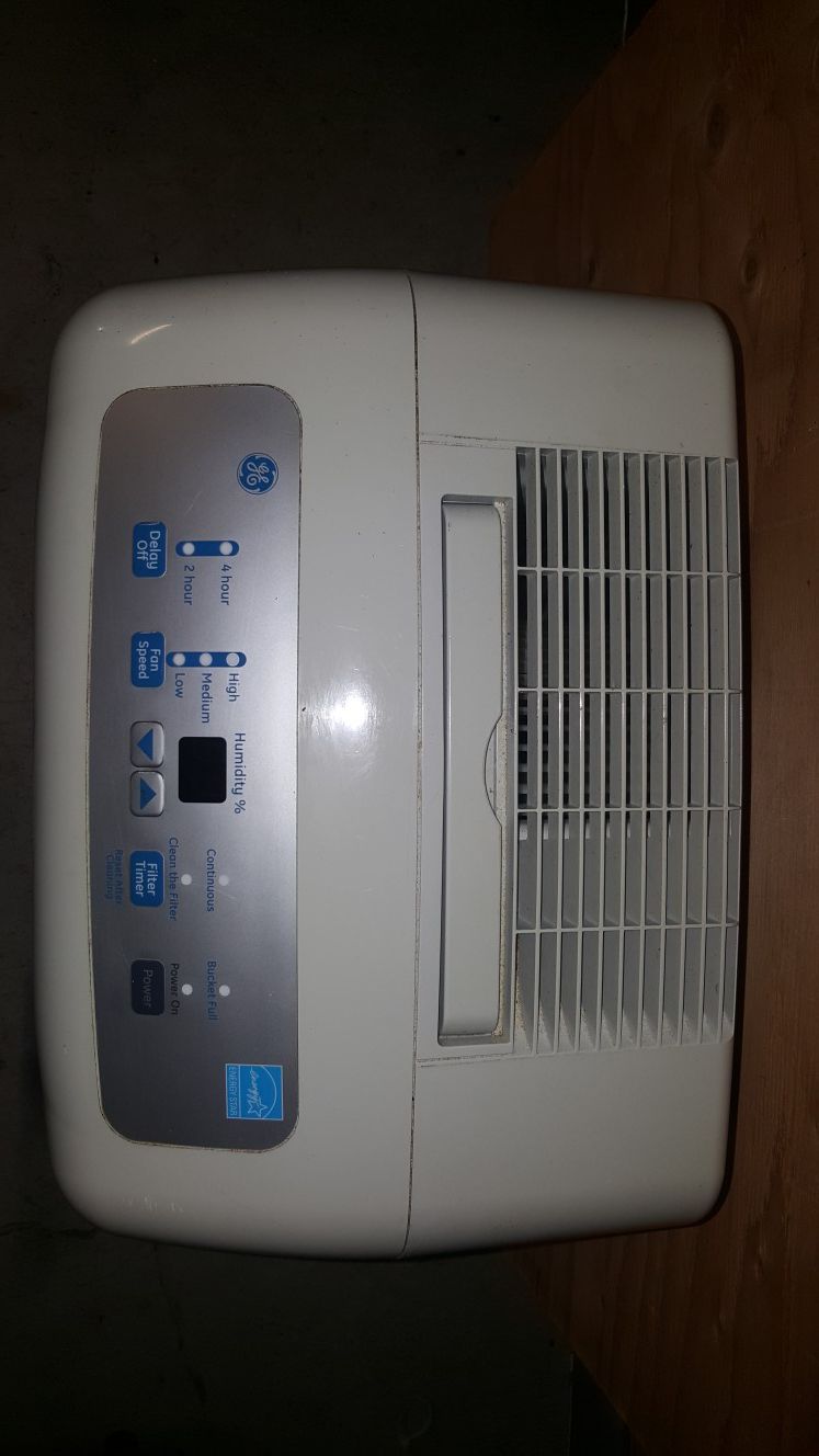 Ge 70 pint dehumidifier with constant flow hose