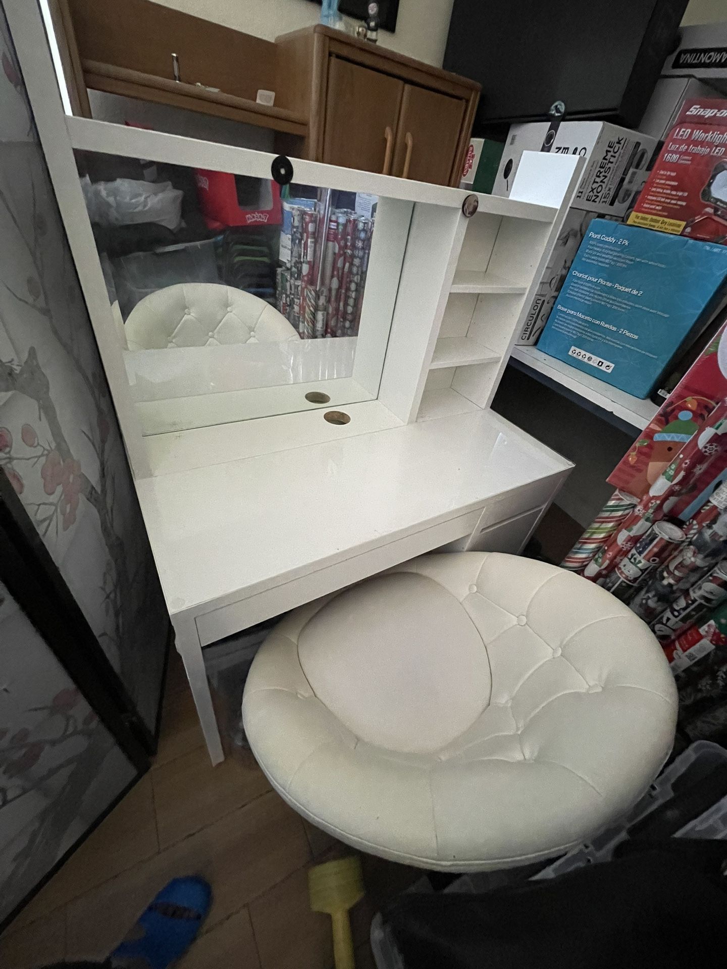 Mint - new Vanity Makeup table