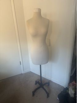 Women’s dress form