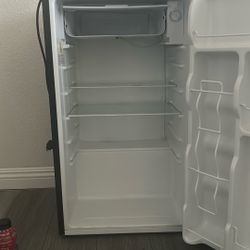 Minie Fridge 