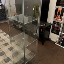 5.5 FT Display Case