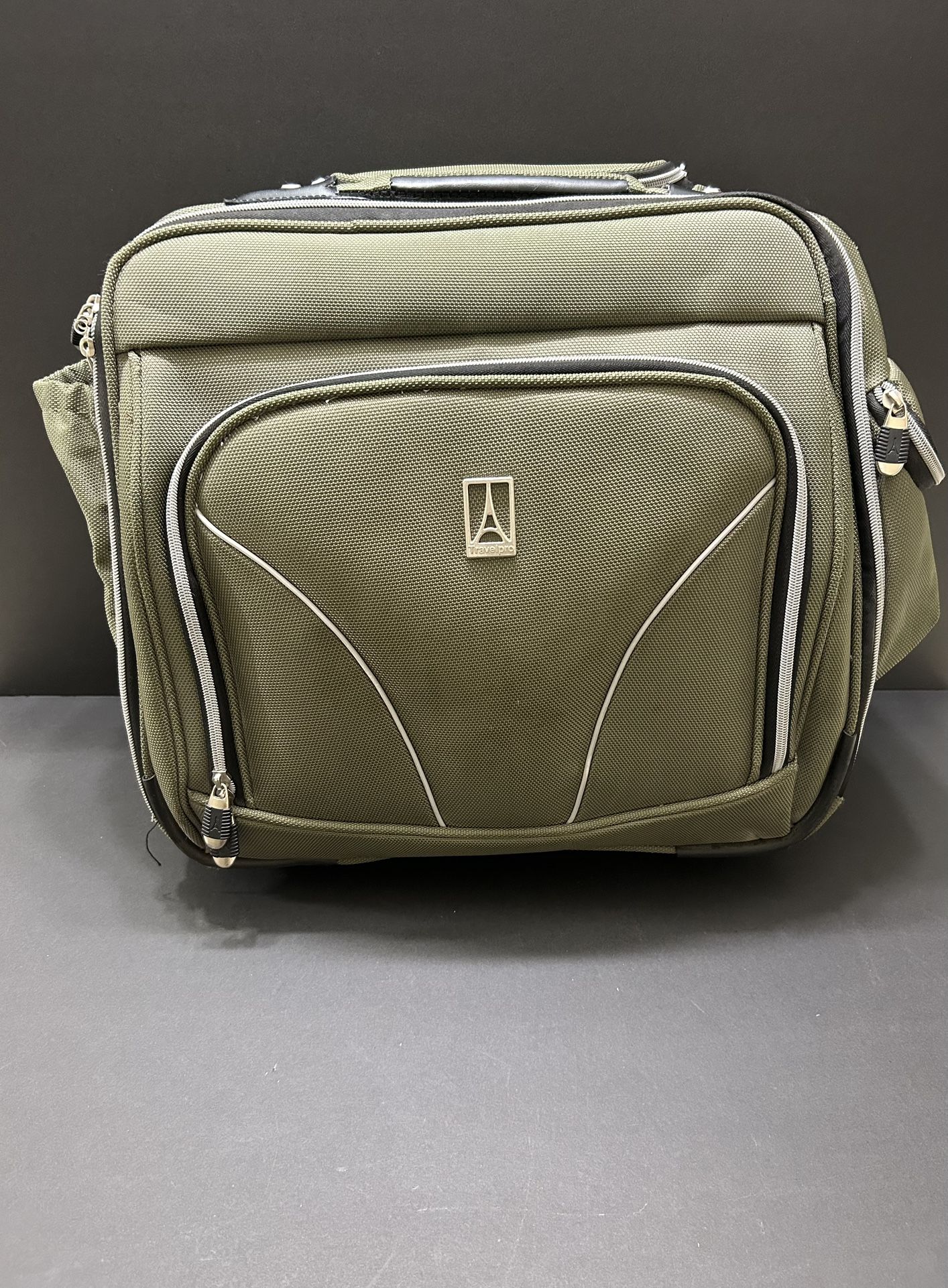 Travelpro Crew 11 Rolling Carry-on Tote