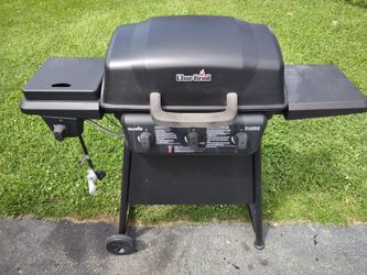 Propane gas grill lightly used