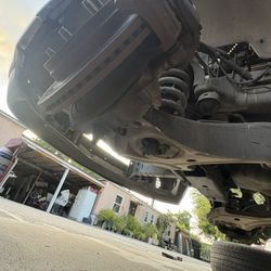 Brakes/Tune-Up/Mechanic/Mecánico/OilChange/SparkPlugs/Parts