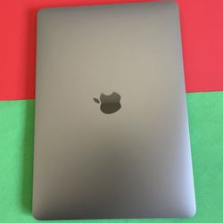 Apple MacBook Air 13 (2020 / M1 Chip) 8GB Ram 512GB SSD (Like New - 96 % Battery Health)