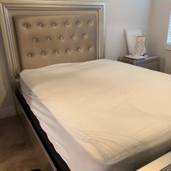 3 Piece Bedroom Set For Sale