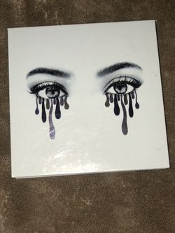 Kylie Eyeshadow Palette 