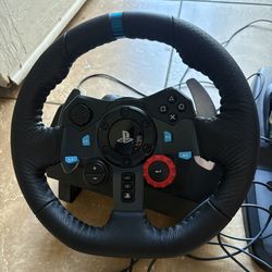 Logitech/Playstation Gaming steering wheel    |    it comes with pedals