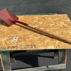 True Temper Long Handle Flat Shovel