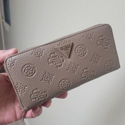  NEW GUESS zipper wallet