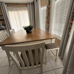 Dining Room Table W/ Chairs! 