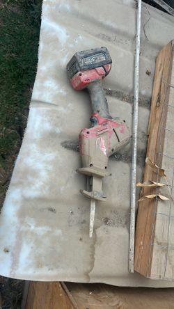 Milwaukee mini saw