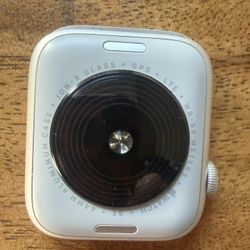 Apple Watch SE Gen2-44mm Silver-with Charger & Band