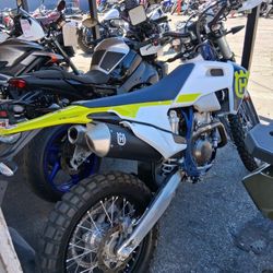 Husky Low miles!!! Financing Available 