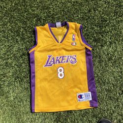 Vintage Kobe Jersey🔥 size Small in boys for 25$‼️‼️.