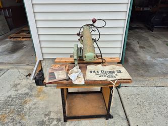 DeWalt Radial Arm Saw