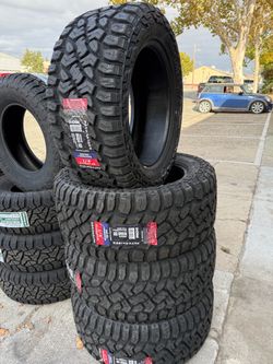 33x12.50R20 4 new tires R/T