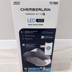 Chamberlain 3/4 HP LED Smart Quiet Belt Drive Garage Door Opener with Battery Backup