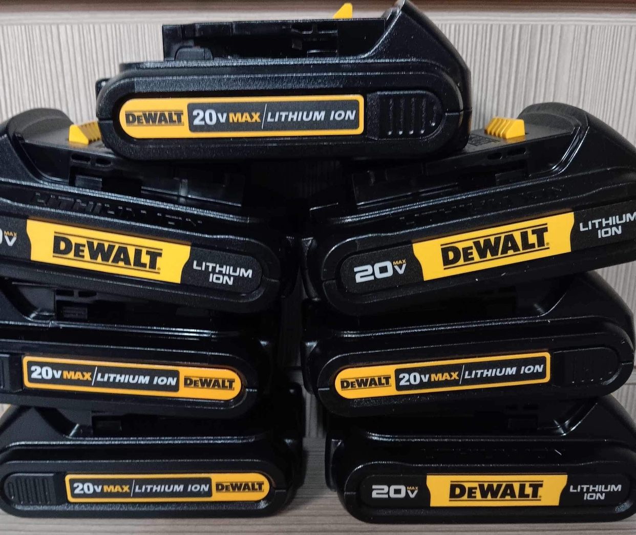 Dewalt New 20v Battery $35 Each One - Nuevos