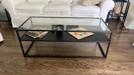 World Market coffee table - like new!