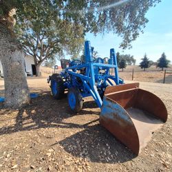 46 Wisconsin Tractor 