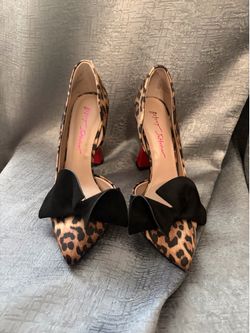 7.5 Betsy Johnson shoes