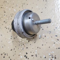 A6 4.2L V8 Front Motor Mount