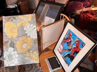 Moving I’m Selling All My Art And Fournitures Really Need Them Gone As Soon As Possible 