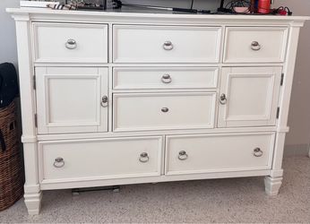 Ashley Dresser