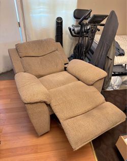 Recliner Ashley Furniture