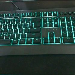 Razer Gaming Bundle Keyboard, Mouse, Gaming Pad, Headphones