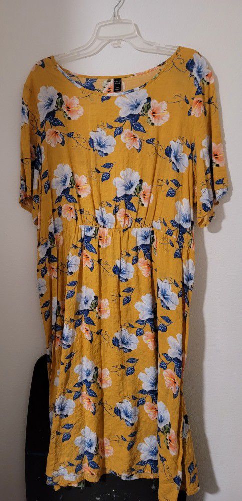 Emery Rose Plus Size  Floral Dress 