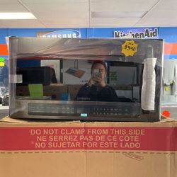 BLACK STAINLESS STEEL SAMSUNG MICROWAVE 