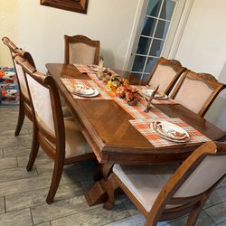 Dining Room Table 