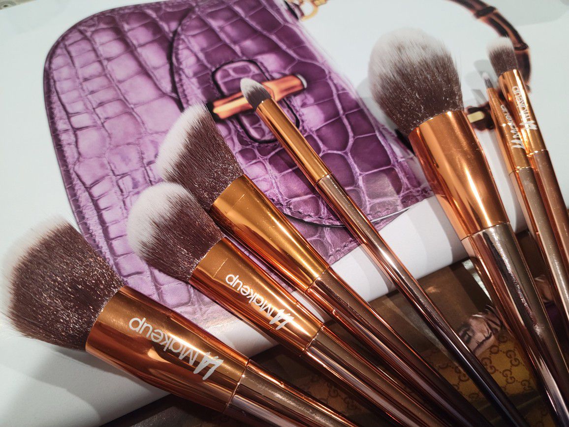 100%new 7pcs Makeup Brush Set.  LA MAKEUP 