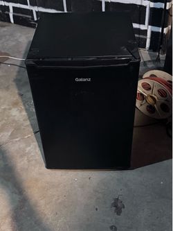 Galanz mini fridge with freezer