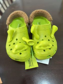 Crocs x Shrek Classic Clogs - Size: 5M, 7W- NEW WITH TAGS