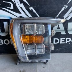 Ford F-150 Right Passenger Headlight Oem