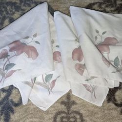 Mikasa Silk Flowers Cloth Napkin By Tobin Sporm And Glaser Inc. Set ( 4) (contact info removed)