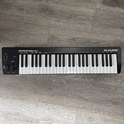 KEYSTATION 49es MK3 midi