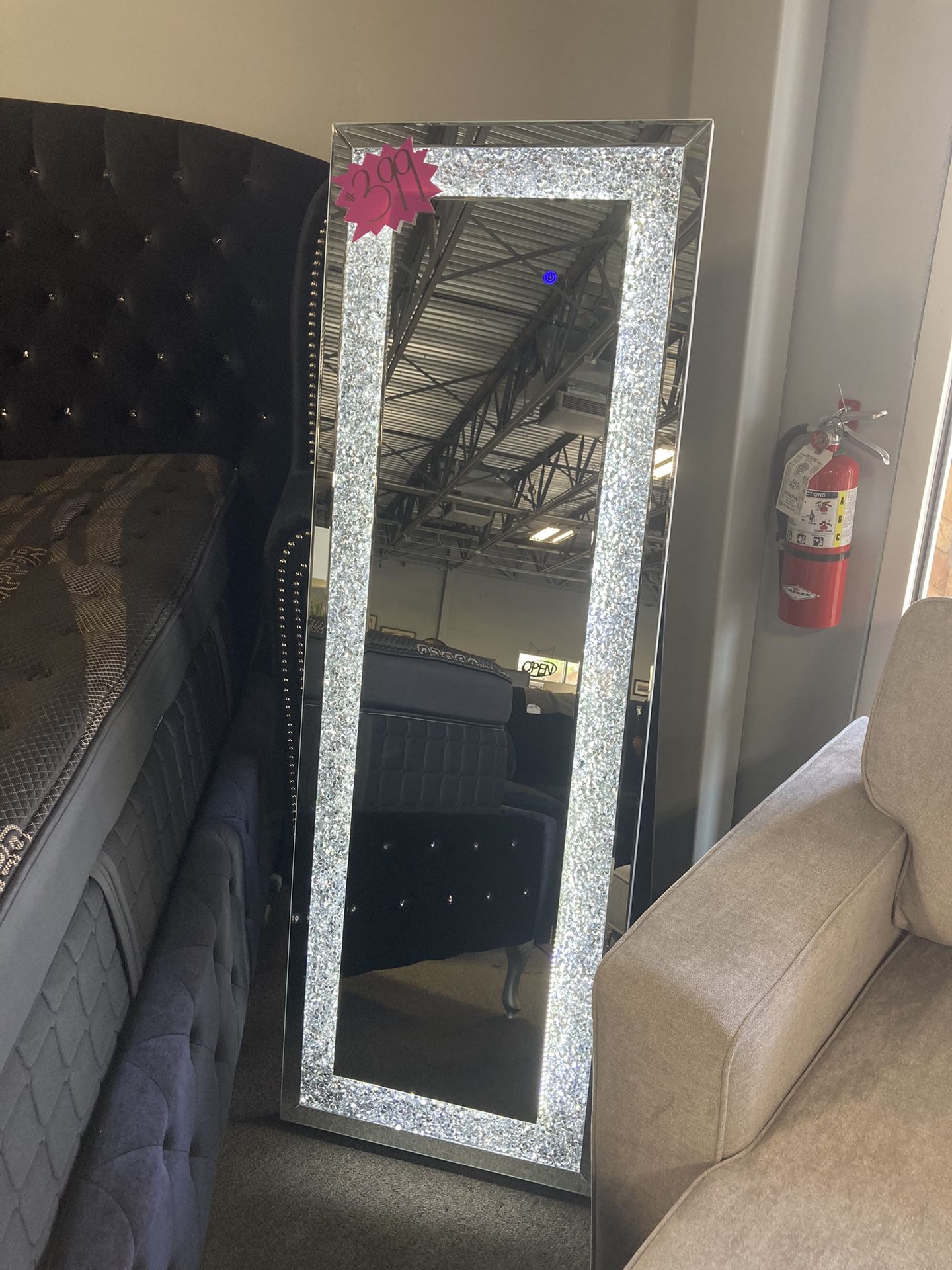 LED Mirror. πβοΈπ©· $399! Easy Financing! βοΈ
