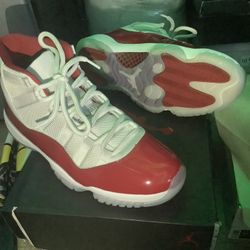 JORDAN 11 CHERRY size 10.5