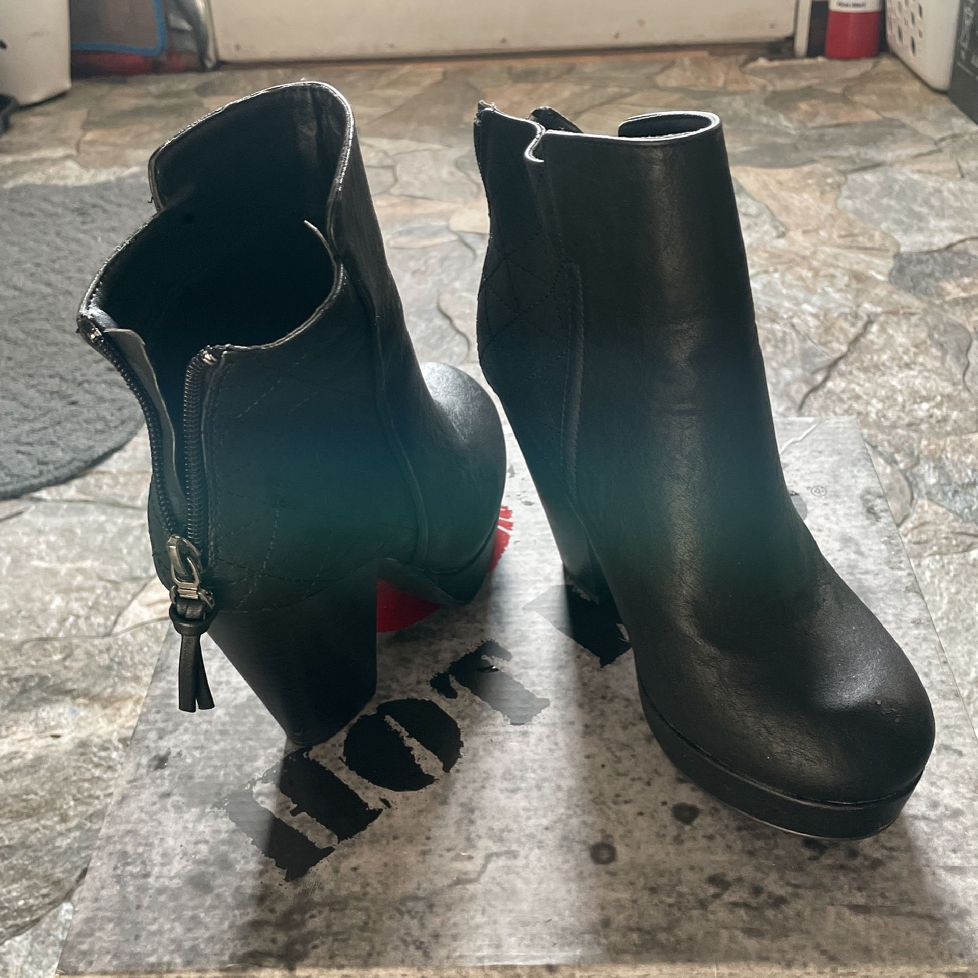Women’s high heel boot