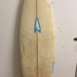 5’9 Roberts Surfboard